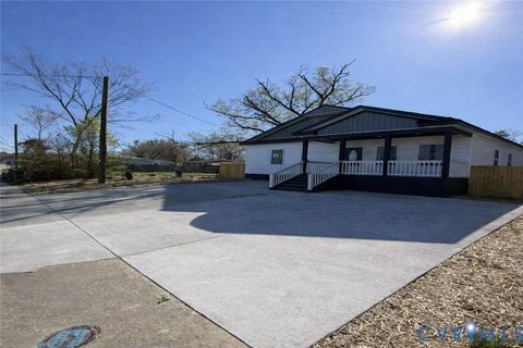 Tiny photo for 724 E Wythe Street, Petersburg, VA 23803 (MLS # 2606938)