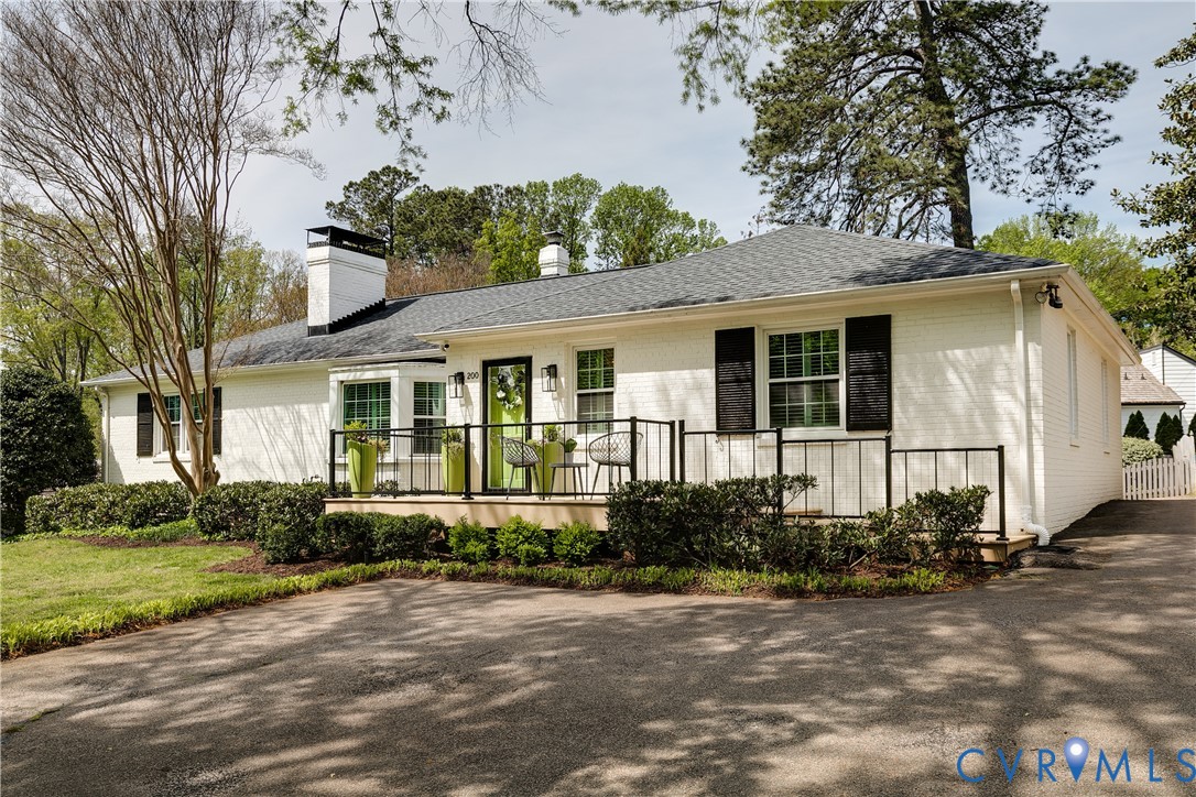 200 W Hillcrest Avenue