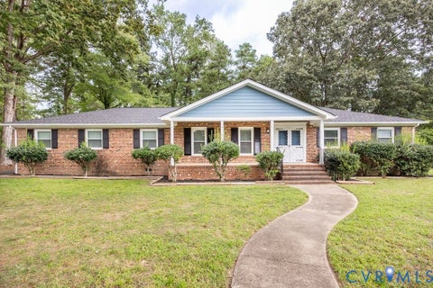 Photo of 1859 Ramblewood Road, Petersburg, VA 23805 (MLS # 2623595)