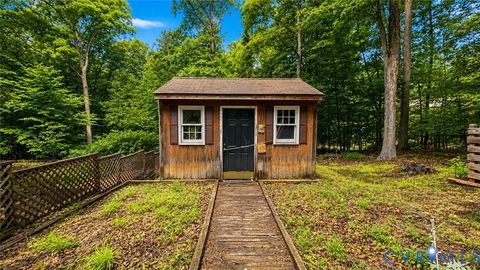Tiny photo for 3 Elm Court, Palmyra, VA 22963 (MLS # 2618384)