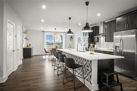 MLS: 2500978