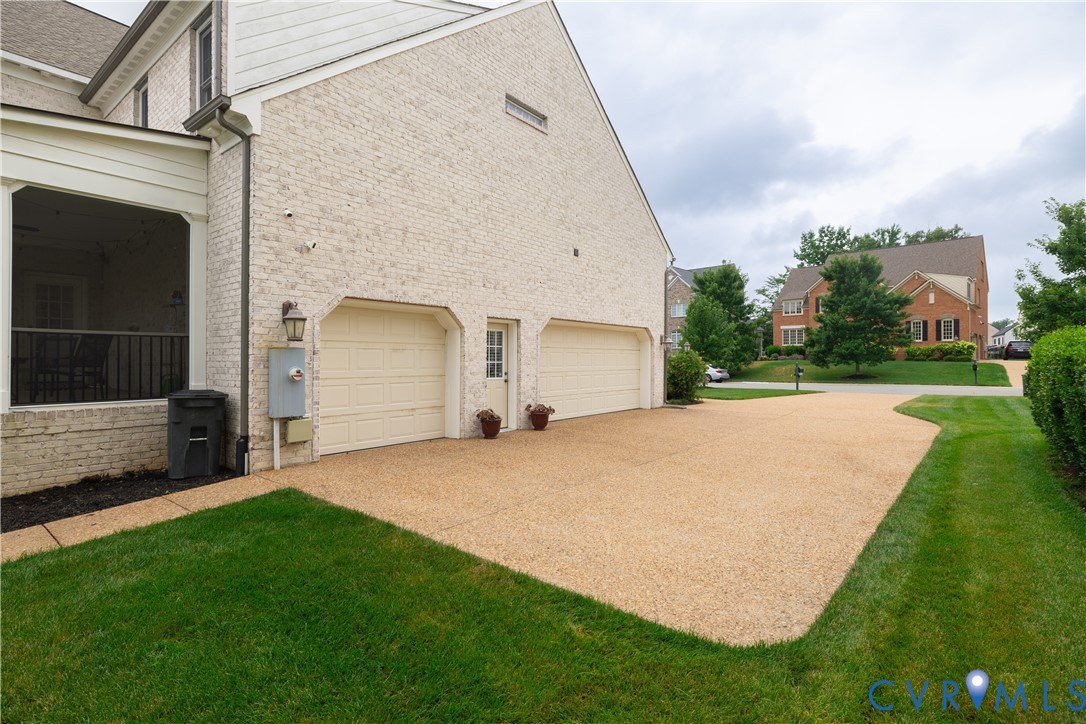 6305 Ellington Woods Drive