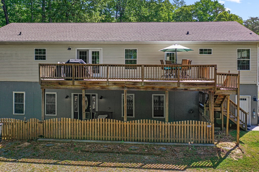 390 Captains Point Lane