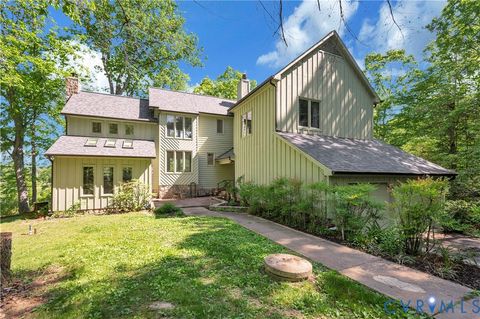 Photo of 379 Wood Landing Road, Fredericksburg, VA 22405 (MLS # 2618811)