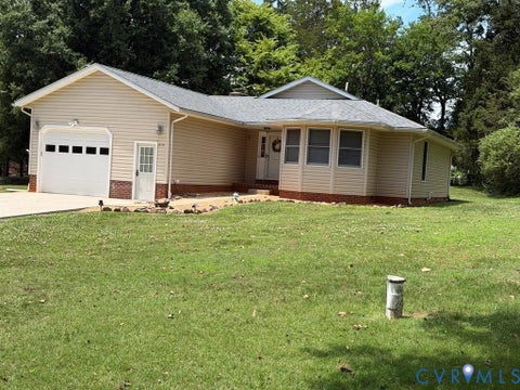 Photo of 212 Virginia Avenue, Farmville, VA 23901 (MLS # 2616848)