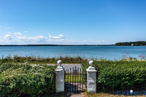 Tiny photo for 218 Fleeton Point Circle Cir, Reedville, VA 22539 (MLS # 2629325)