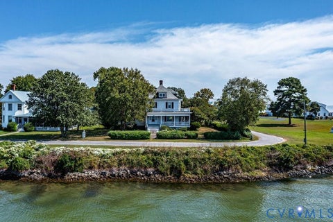 Photo of 218 Fleeton Point Circle Cir, Reedville, VA 22539 (MLS # 2629325)