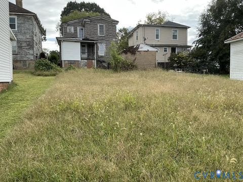 Tiny photo for 620 Gum Street, Lynchburg, VA 24504 (MLS # 2601468)