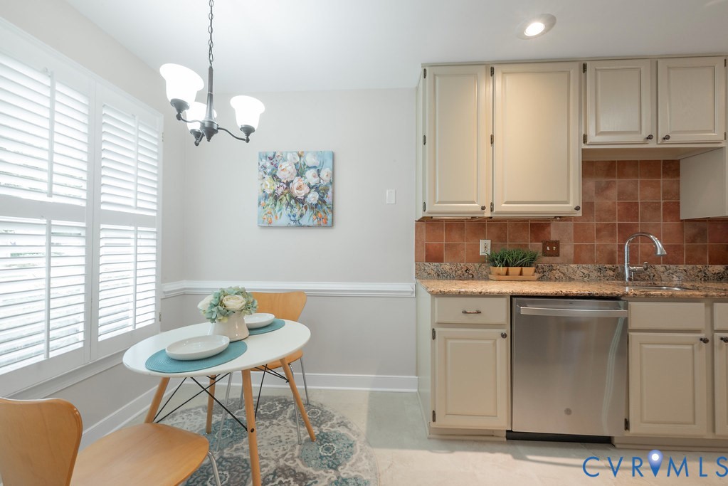 3807 Foxfield Court