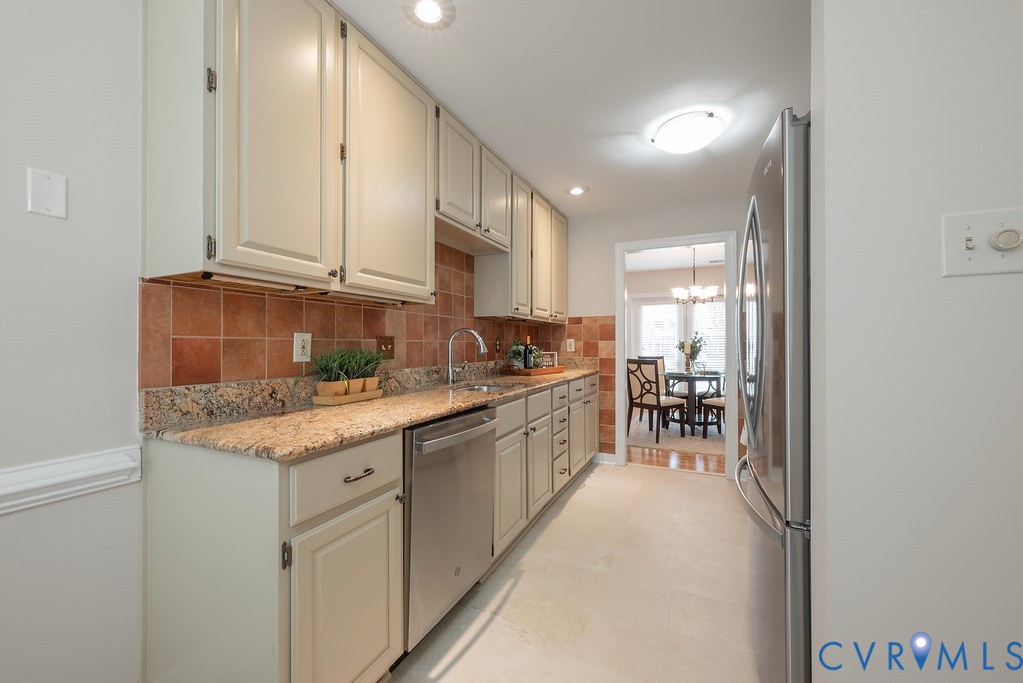 3807 Foxfield Court
