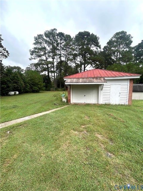 Tiny photo for 402 Battery Avenue, Emporia, VA 23847 (MLS # 2626704)