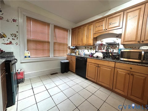 Tiny photo for 402 Battery Avenue, Emporia, VA 23847 (MLS # 2626704)