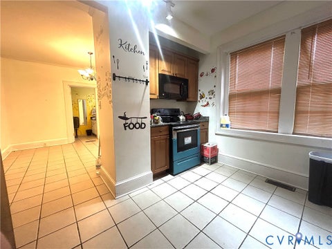 Tiny photo for 402 Battery Avenue, Emporia, VA 23847 (MLS # 2626704)