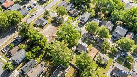 Tiny photo for 2323 Courtney Avenue, Norfolk, VA 23504 (MLS # 2610905)