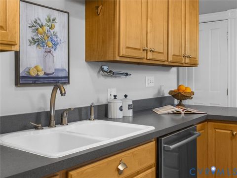 Tiny photo for 4 Strawberry Street, Richmond, VA 23220 (MLS # 2602487)