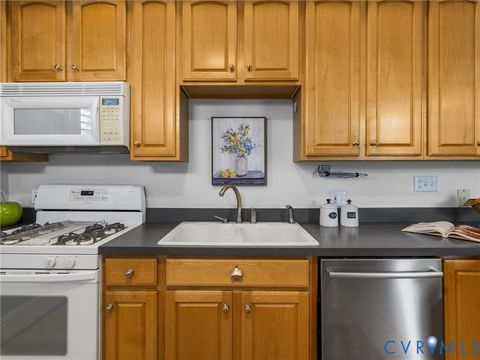 Tiny photo for 4 Strawberry Street, Richmond, VA 23220 (MLS # 2602487)