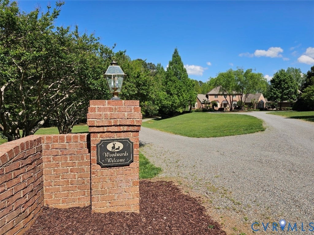 16484 W Crescent Lane