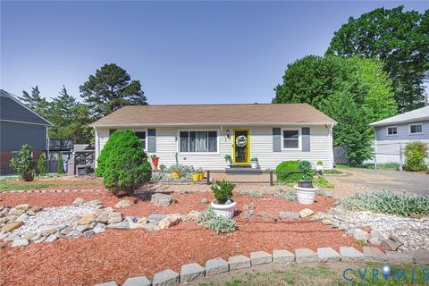 Photo of 2206 Lancers Boulevard, Richmond, VA 23224 (MLS # 2609558)