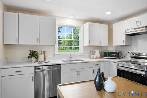 Tiny photo for 10722 Cross County Road, Louisa, VA 23117 (MLS # 2623906)