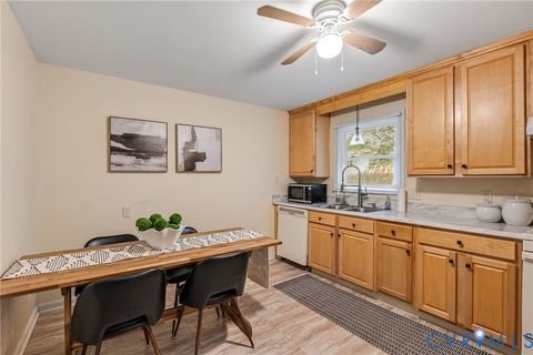 Tiny photo for 1206 Duke Of Gloucester Street, Colonial Heights, VA 23834 (MLS # 2611456)