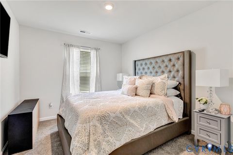 Tiny photo for 205 River Landing Crescent, Franklin, VA 23851 (MLS # 2615182)