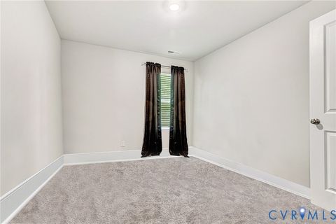Tiny photo for 205 River Landing Crescent, Franklin, VA 23851 (MLS # 2615182)