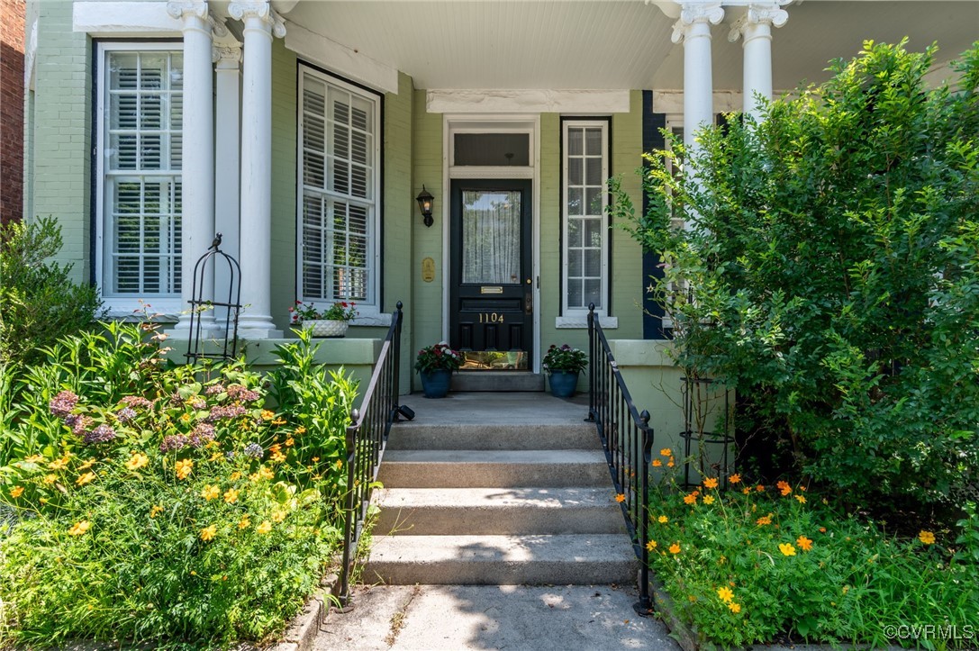 1104 West Avenue