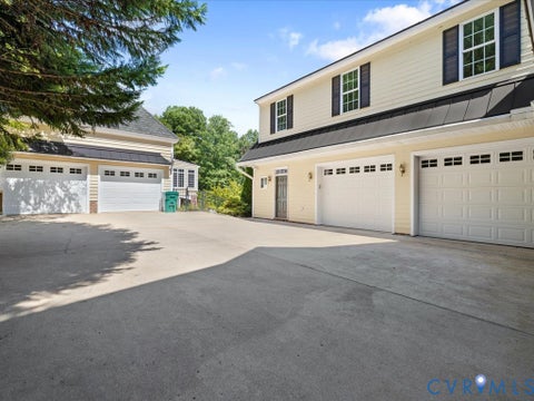 Tiny photo for 30 W Lower Tuckahoe Road, Richmond, VA 23238 (MLS # 2623840)