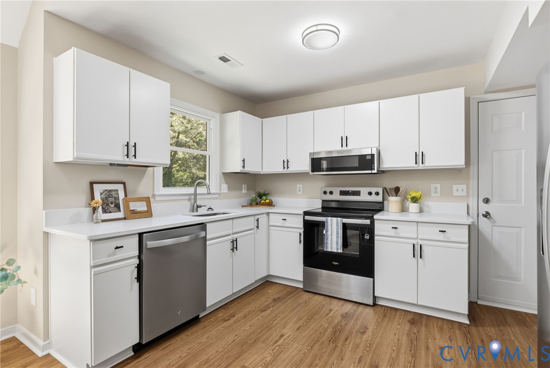 2128 Oakhampton Place