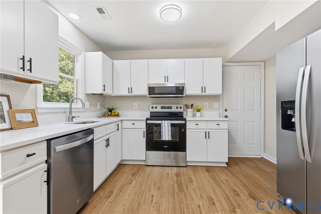 2128 Oakhampton Place