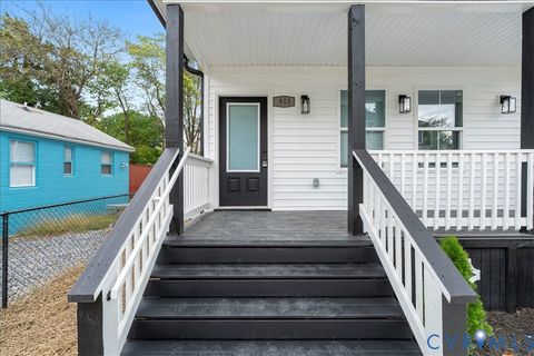 Tiny photo for 913 Diamond Street, Petersburg, VA 23803 (MLS # 2530117)