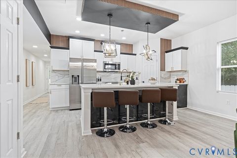 Tiny photo for 913 Diamond Street, Petersburg, VA 23803 (MLS # 2530117)