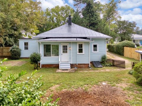 A home in Colonial Heights