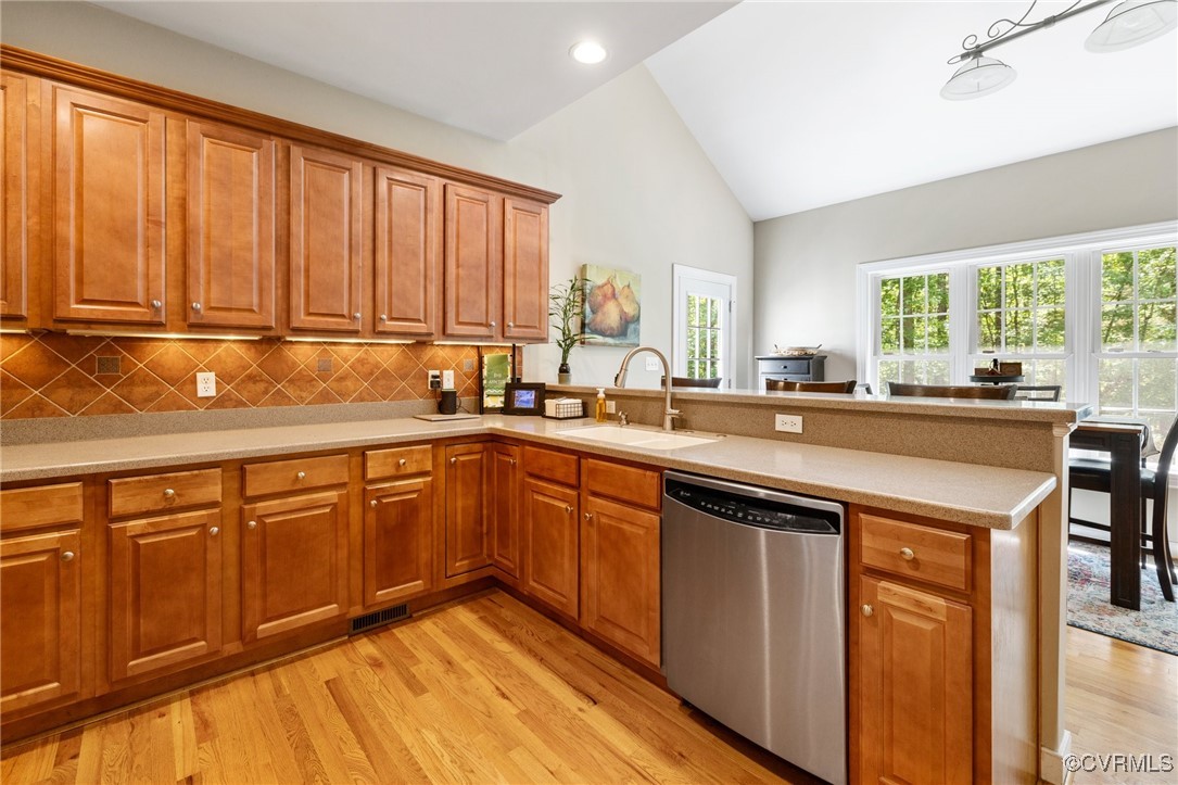 Powhatan, Virginia 23139, United States, 4 Bedrooms Bedrooms, ,3 BathroomsBathrooms,Residential,Pending,124662