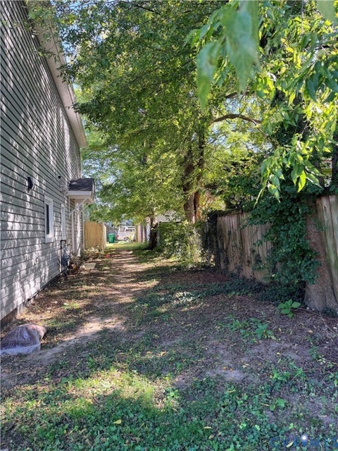 Tiny photo for 1105 N 32nd Street, Richmond, VA 23223 (MLS # 2626876)