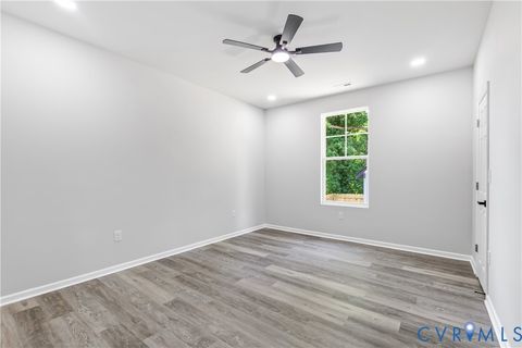 Tiny photo for 215 Mars Street, Petersburg, VA 23803 (MLS # 2618178)