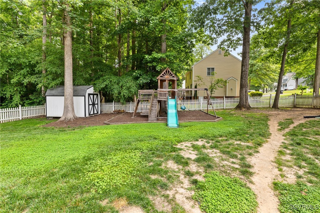 Midlothian, Virginia 23114, United States, 4 Bedrooms Bedrooms, ,3 BathroomsBathrooms,Residential,Pending,145528