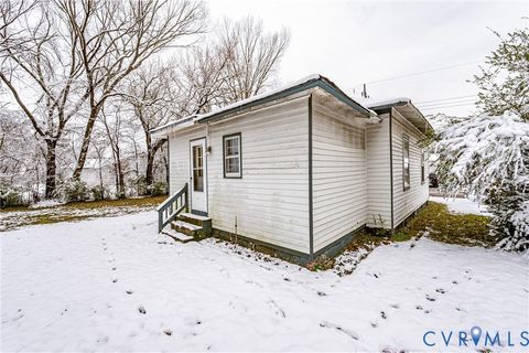 Tiny photo for 1047 Sussex Street, Petersburg, VA 23803 (MLS # 2532840)