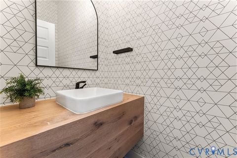 Tiny photo for 817 N 33rd Street, Richmond, VA 23223 (MLS # 2611426)