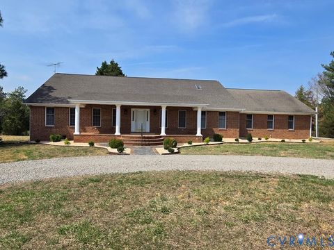 Photo of 375 Schoolhouse Road, Farmville, VA 23901 (MLS # 2608706)