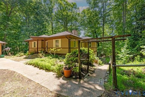 Tiny photo for 6611 Loamy Court, Chesterfield, VA 23838 (MLS # 2612730)