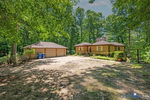 Photo of 6611 Loamy Court, Chesterfield, VA 23838 (MLS # 2612730)
