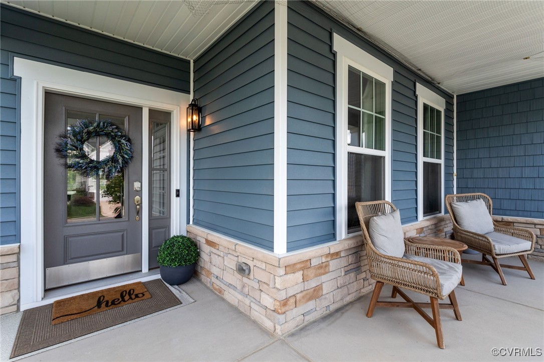 10109 Hollythorne Lane