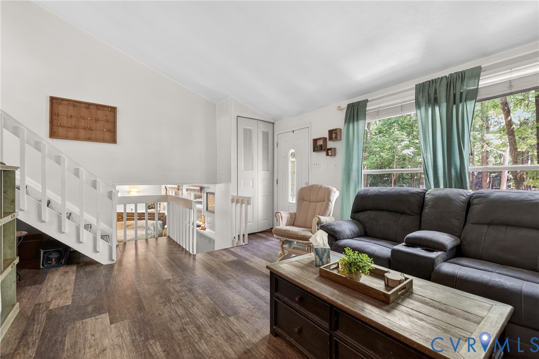 13315 Farm Crest Court