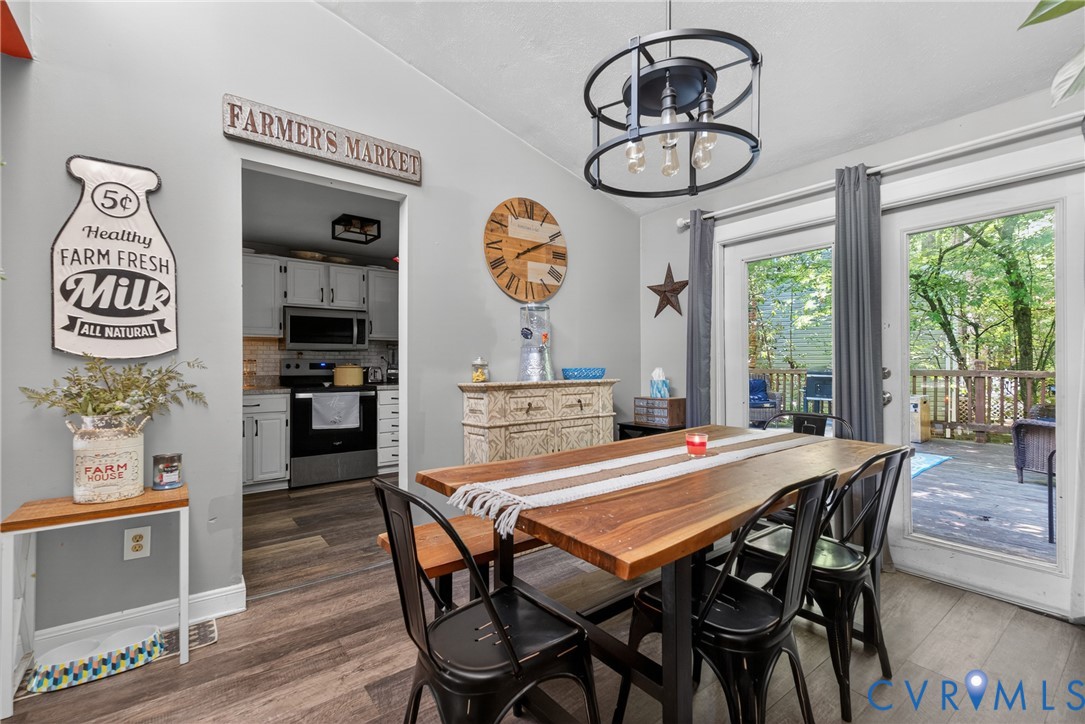 13315 Farm Crest Court
