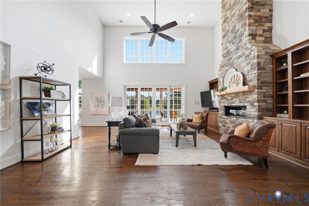 3401 Lake Pines Place