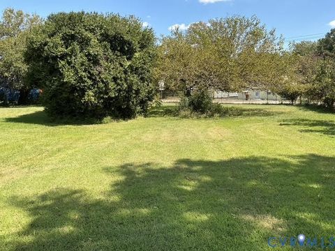 Tiny photo for 2025 N Dupuy Road, Petersburg, VA 23803 (MLS # 2524813)