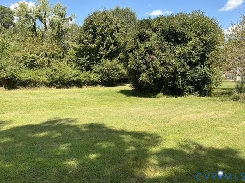 Photo of 2025 N Dupuy Road, Petersburg, VA 23803 (MLS # 2524813)