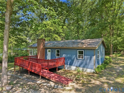 Photo of 7 Lakeside Drive Extension, Columbia, VA 23038 (MLS # 2622155)