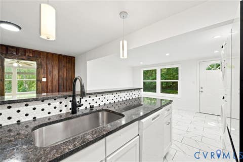 Tiny photo for 7 Lakeside Drive Extension, Columbia, VA 23038 (MLS # 2622155)